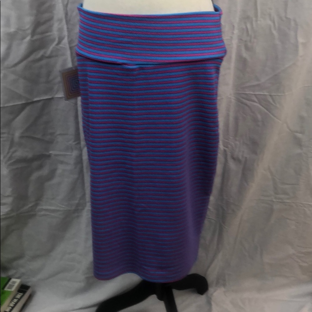 Candy Striped BNWT Lularoe Cassie skirt